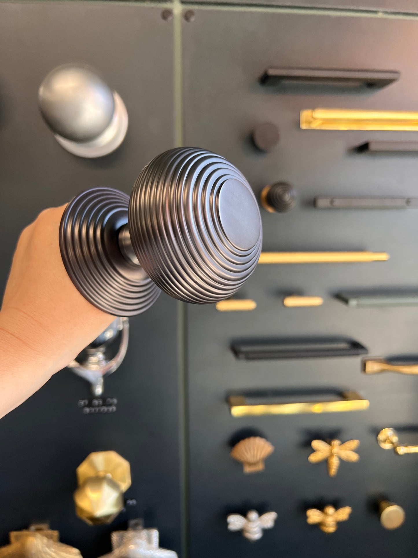 Matt Bronze Reeded Centre Door Knob