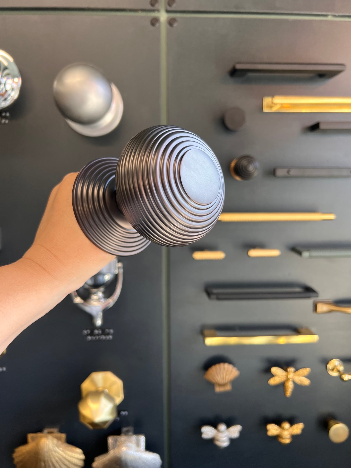 Matt Bronze Reeded Centre Door Knob