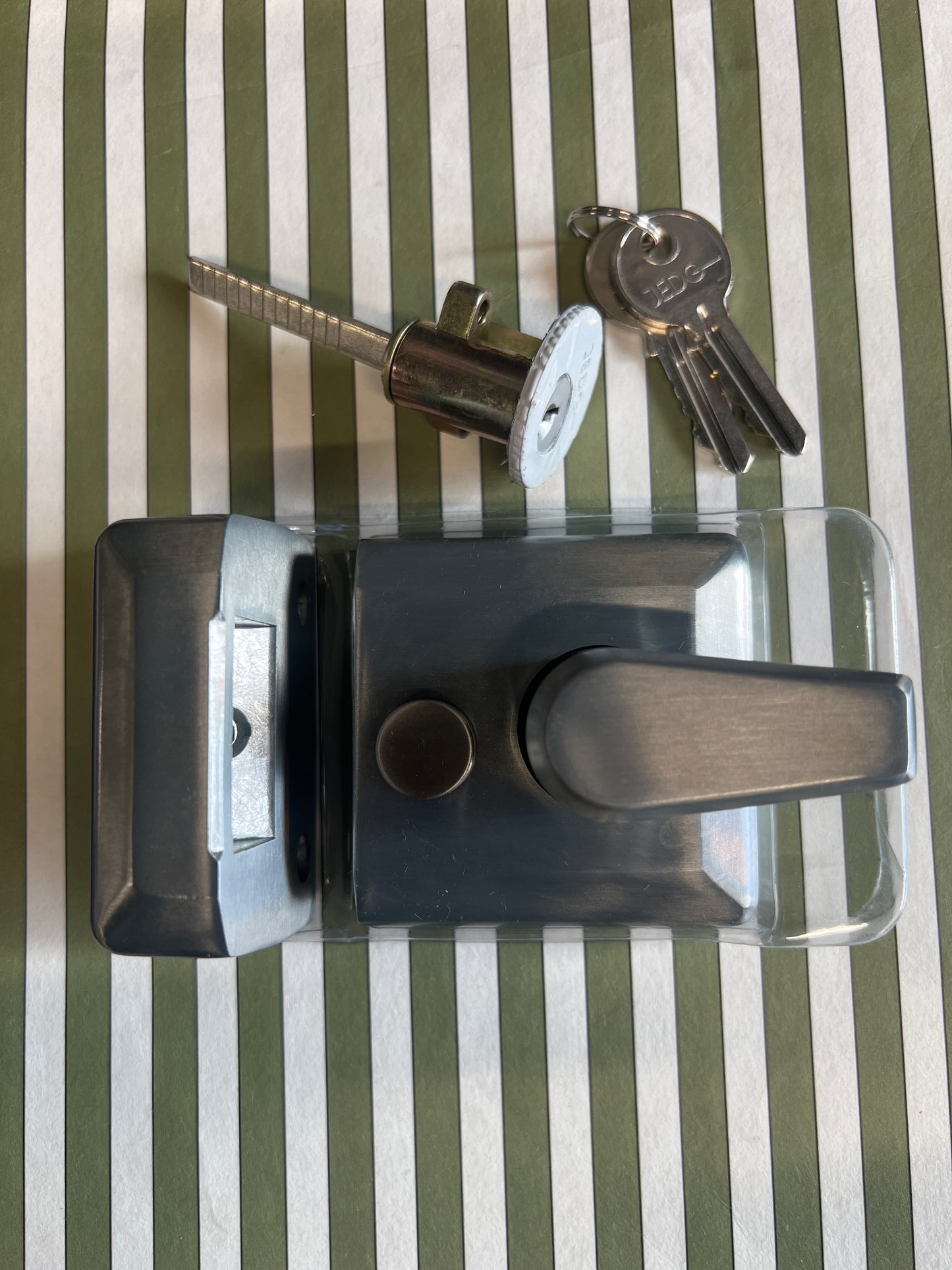 Satin chrome 40mm nightlatch