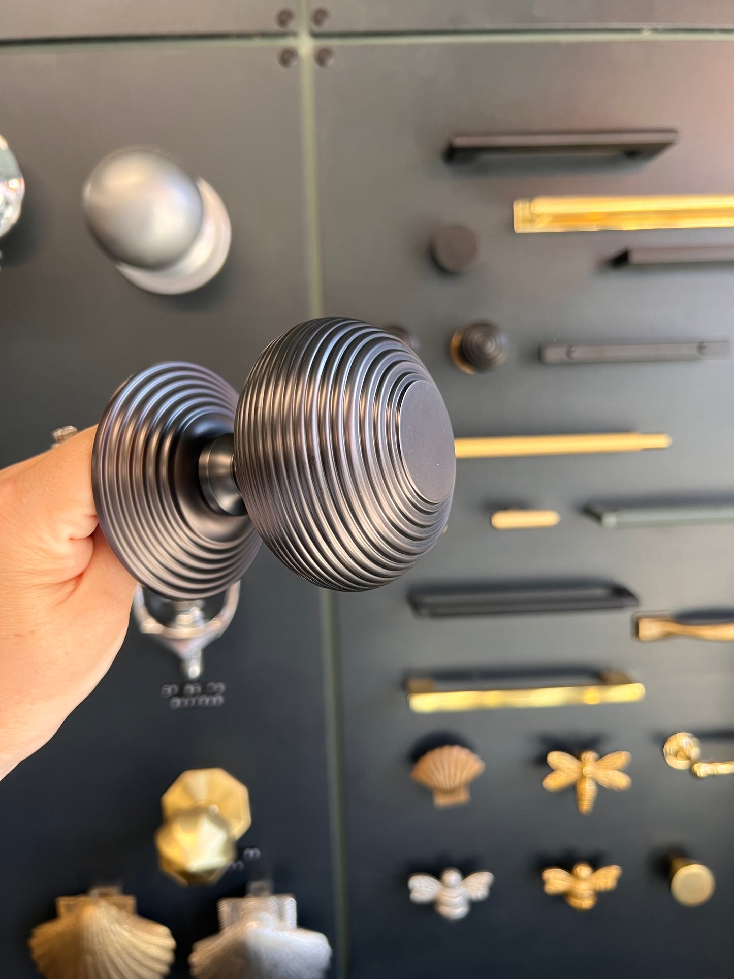 Matt Bronze Reeded Centre Door Knob