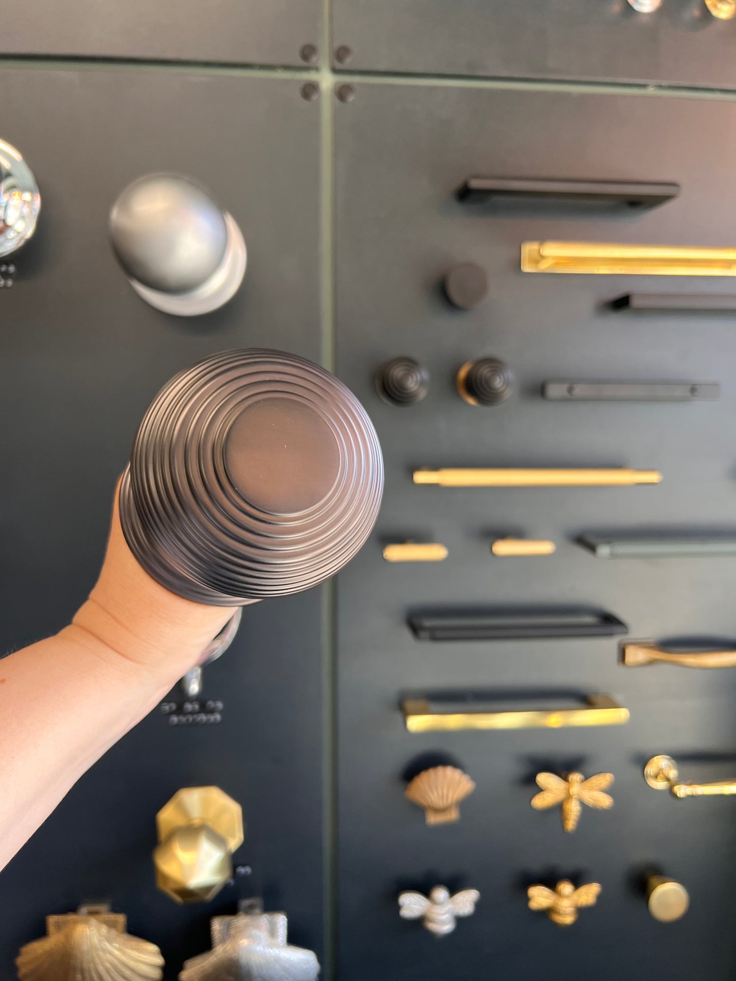 Matt Bronze Reeded Centre Door Knob