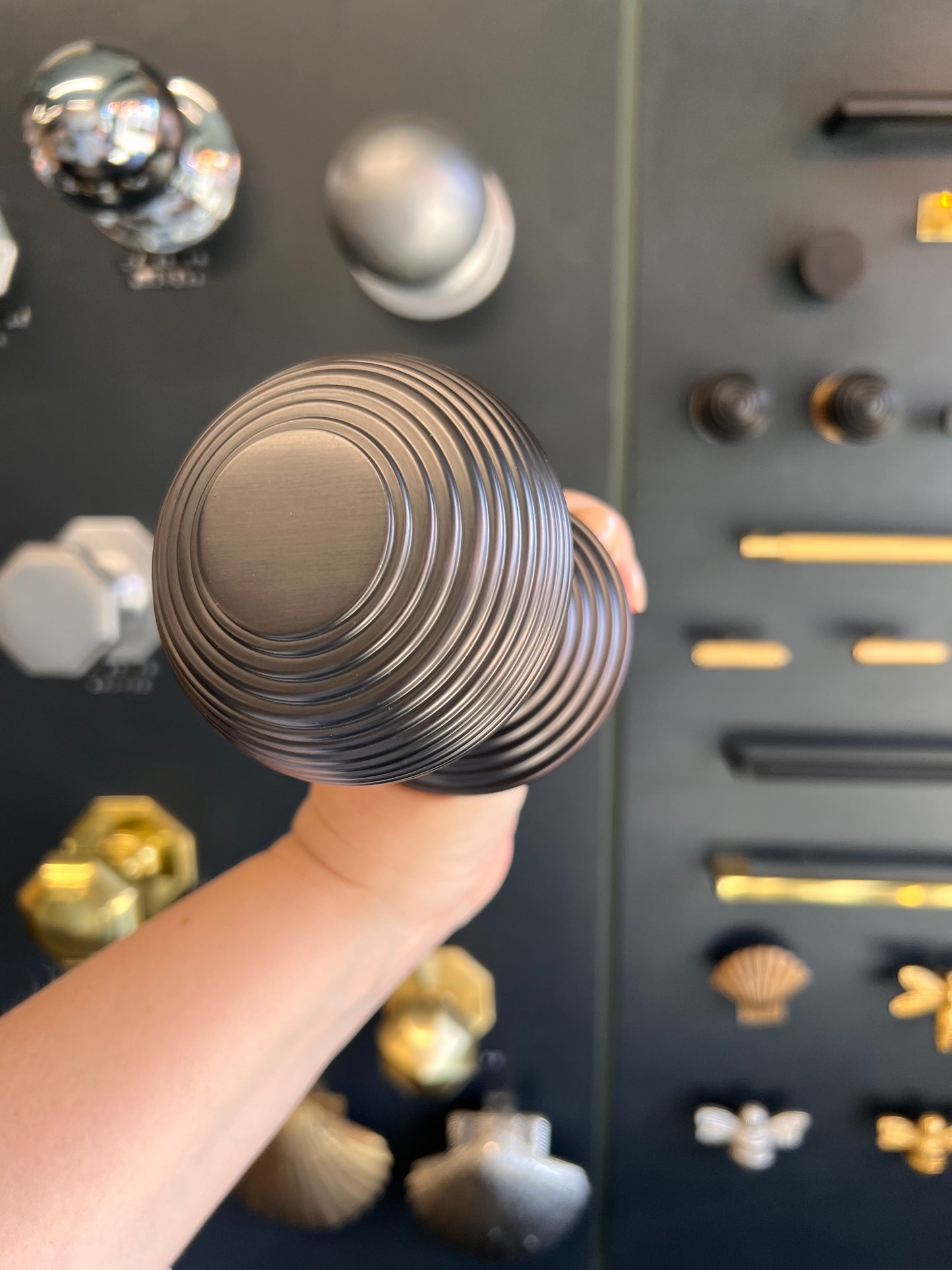 Matt Bronze Reeded Centre Door Knob