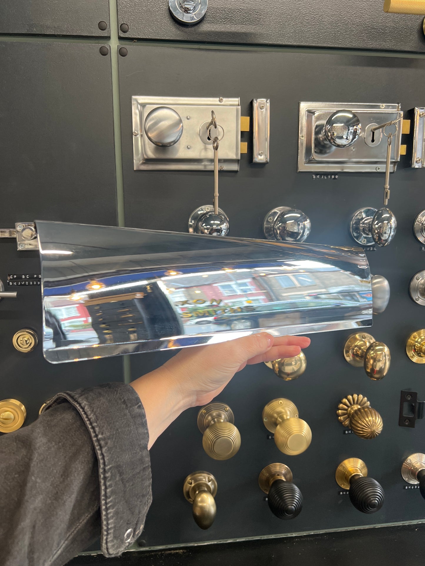 Extra large polished chrome inner tidy