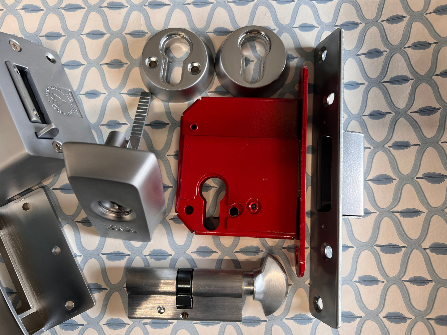 Era pair of British Standard locks, keyed alike (Thumbturn escape version)
