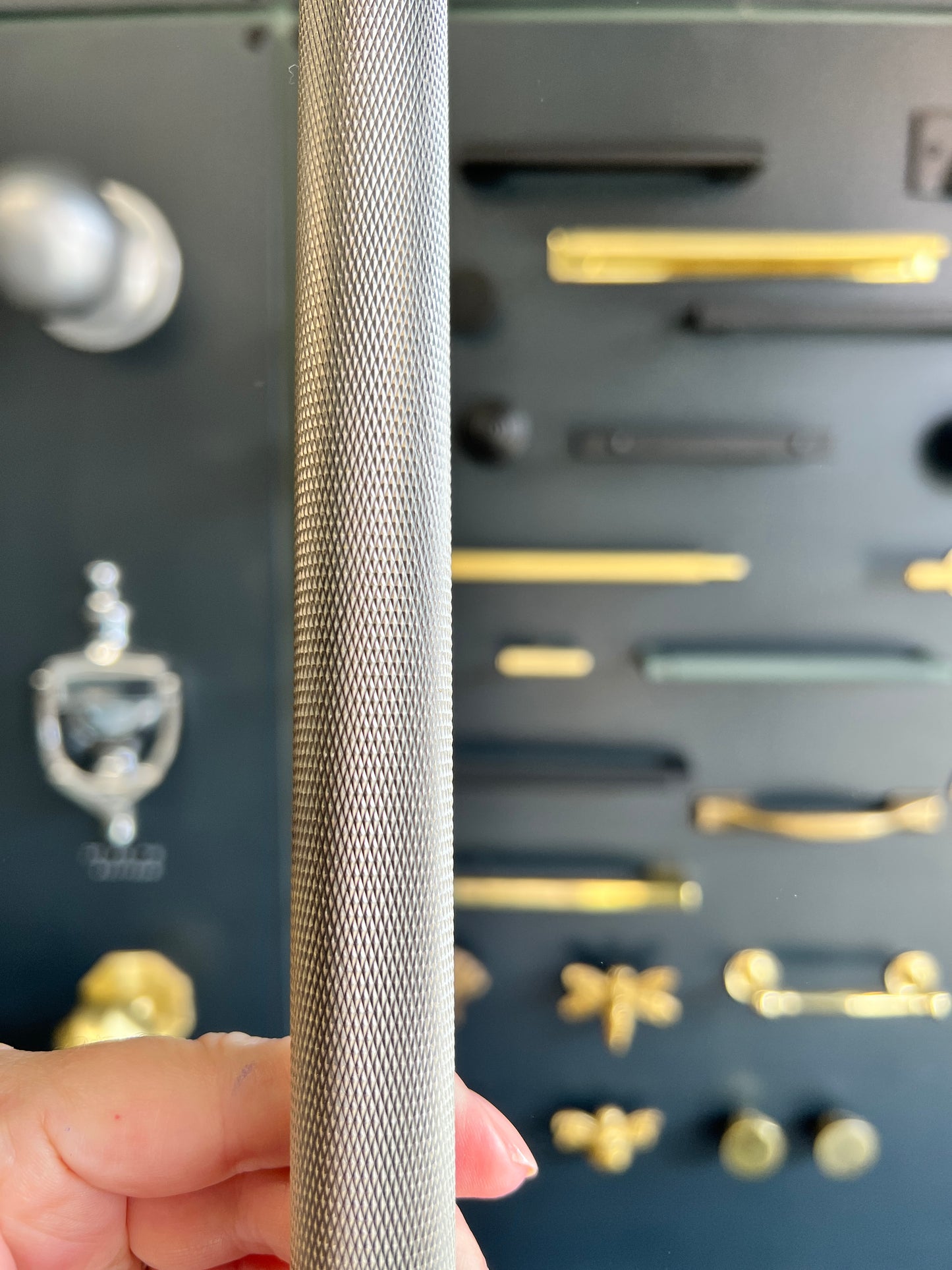 Knurled antique brass pull handle