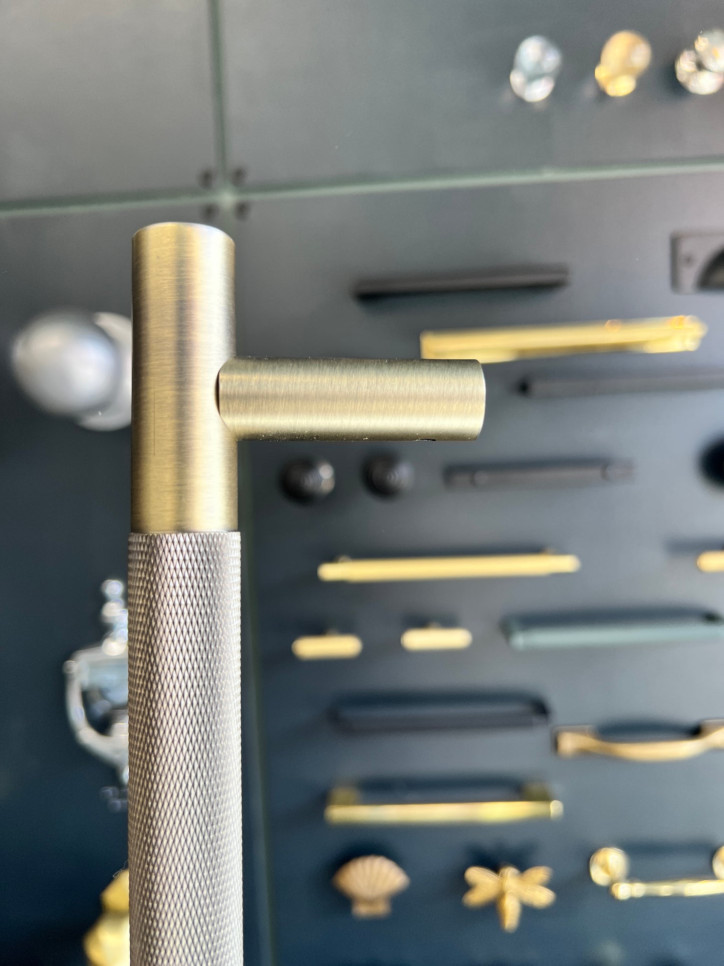 Knurled antique brass pull handle