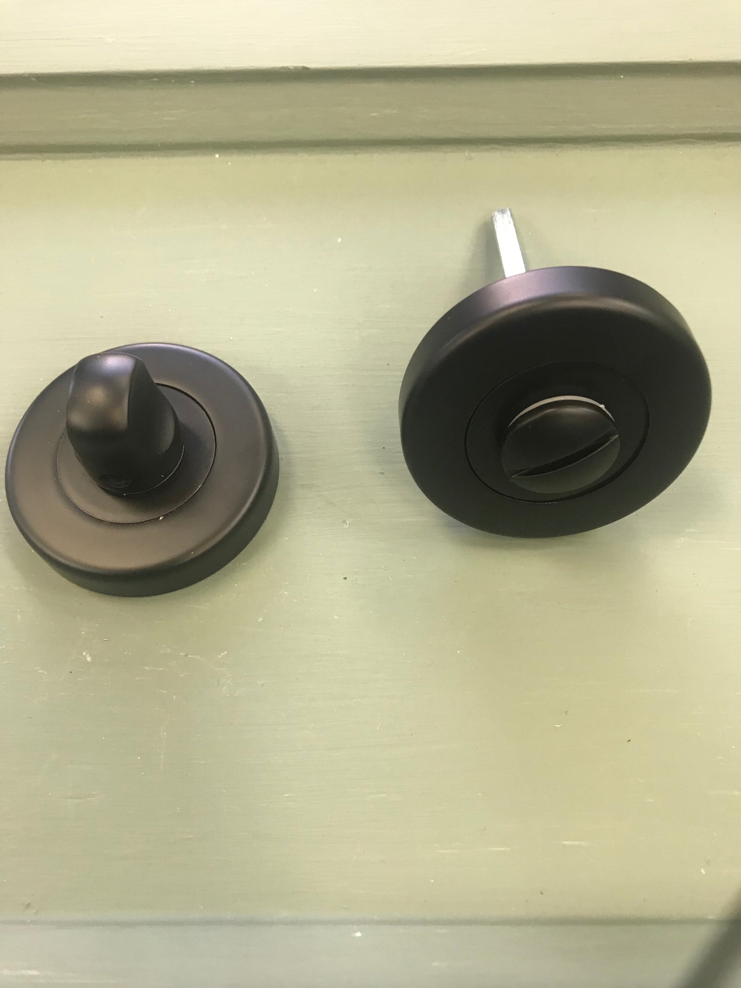 Matt black bathroom round thumbturn lock