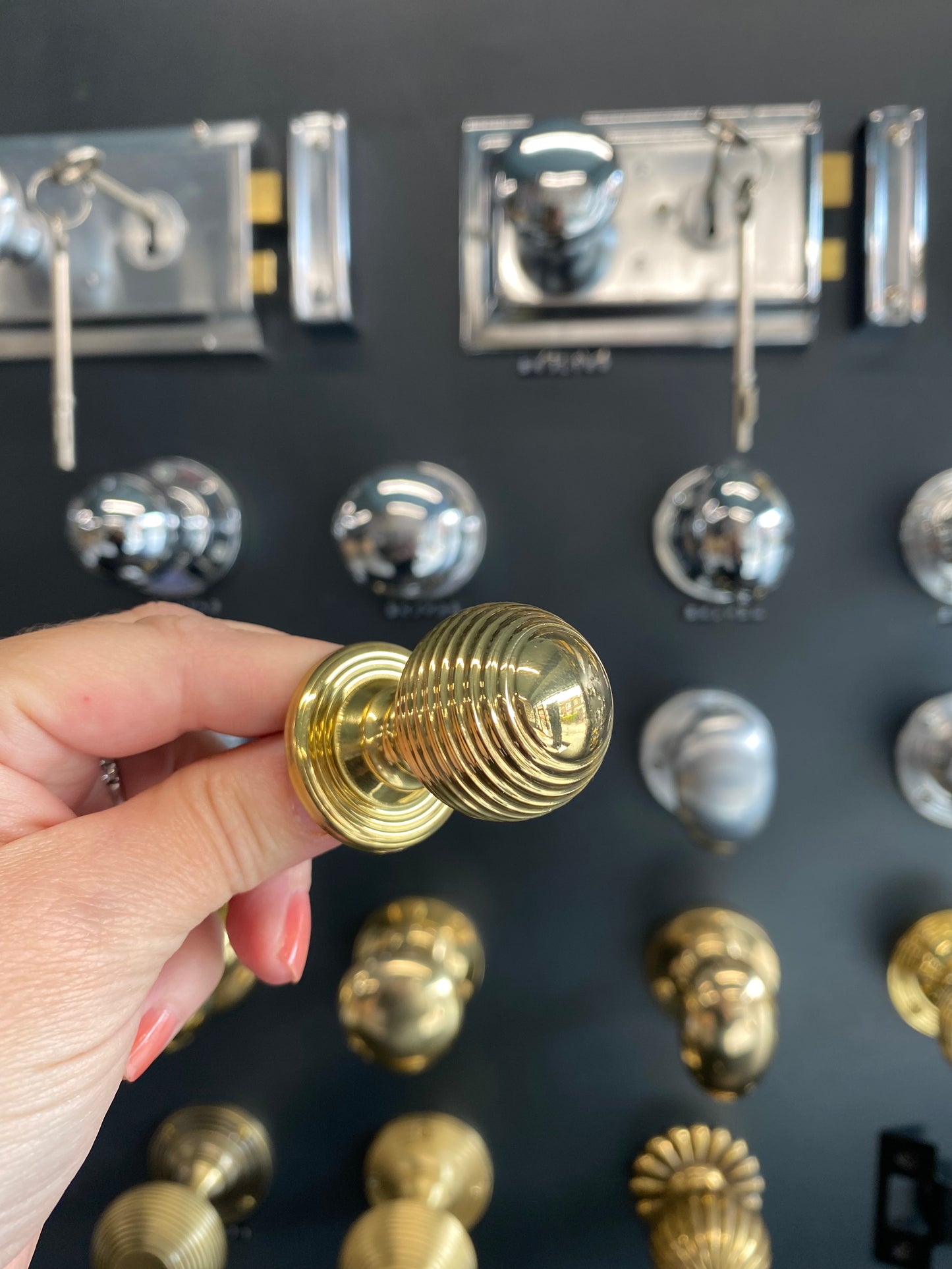 Reeded cupboard knob brass 28mm