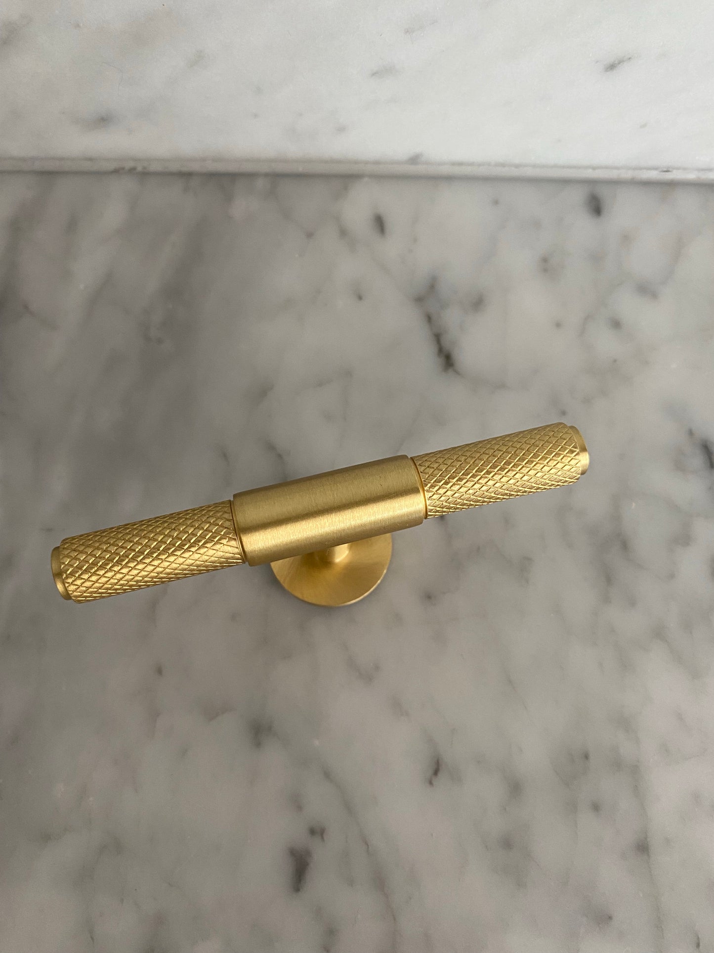 Knurled bar handle