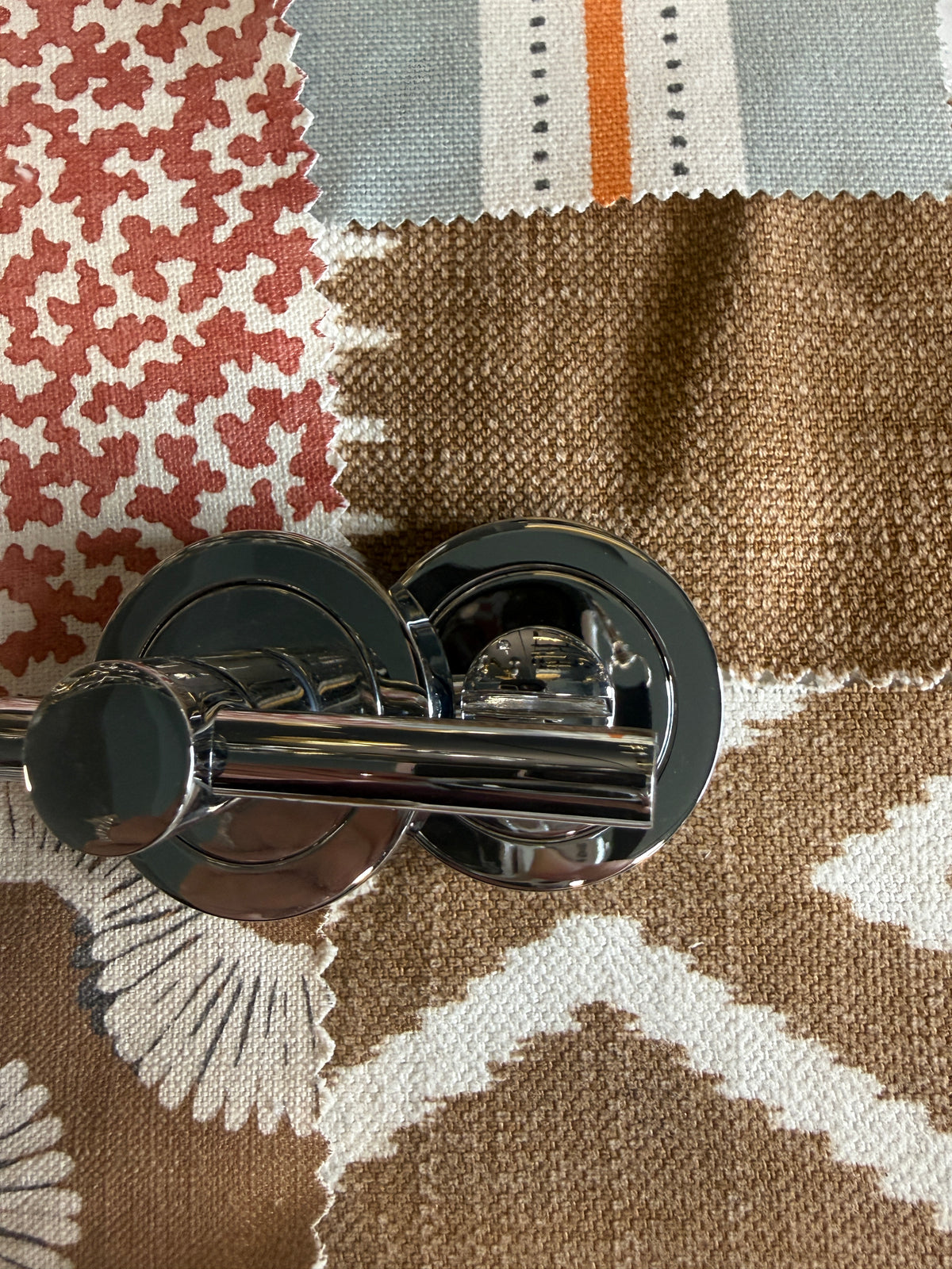 T bar polished chrome bathroom turn and release