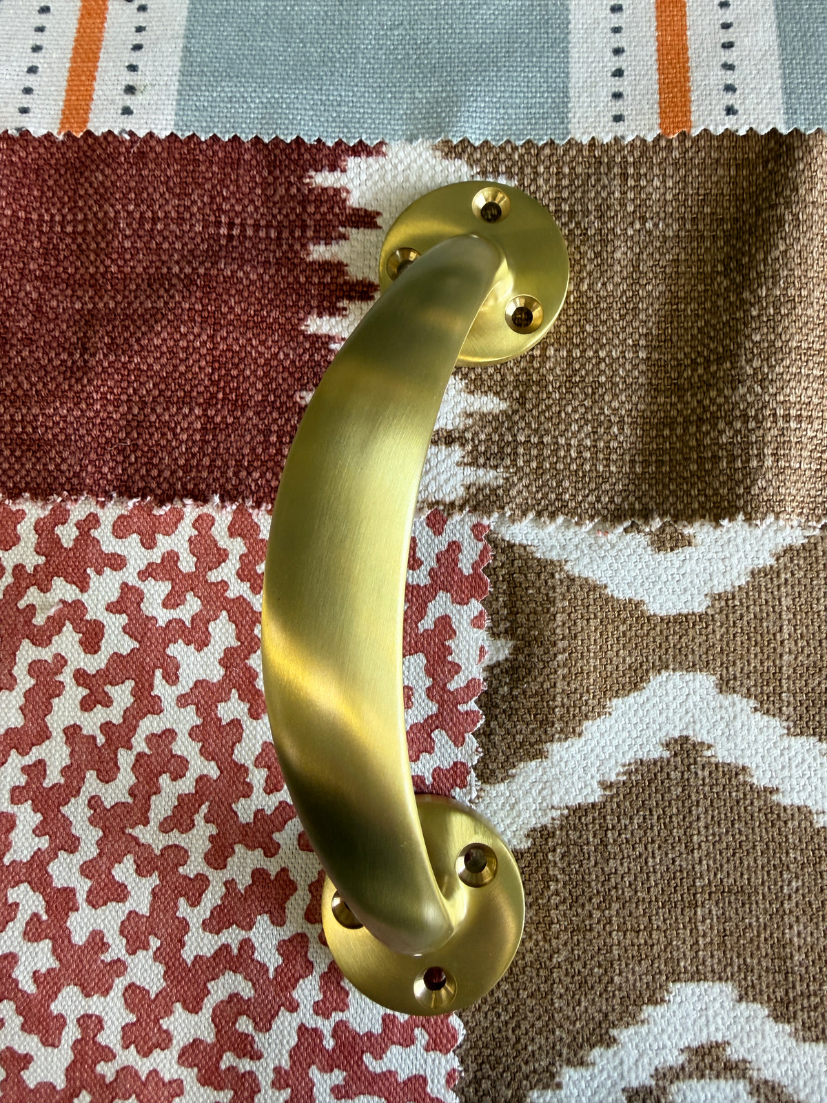 Satin brass bow handle