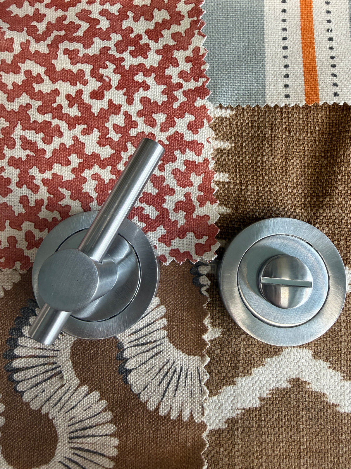 T bar satin chrome bathroom turn and release