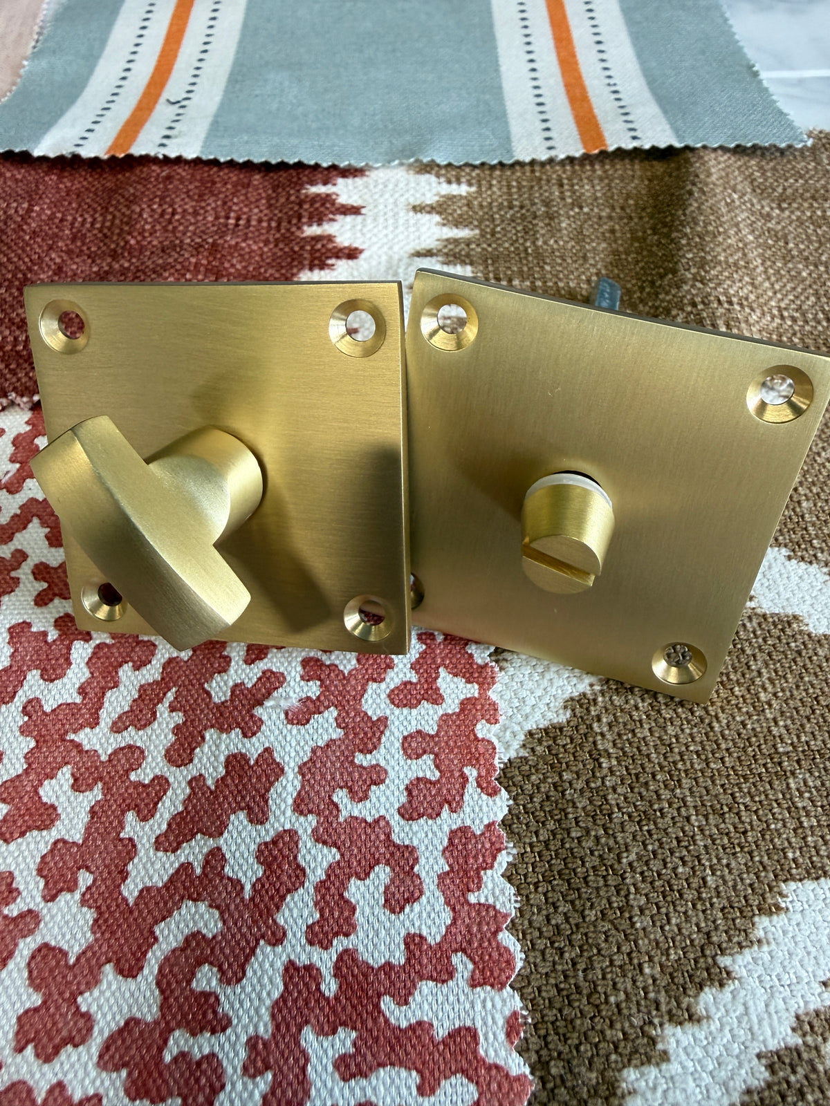 Satin brass flat plate bathroom turn and release