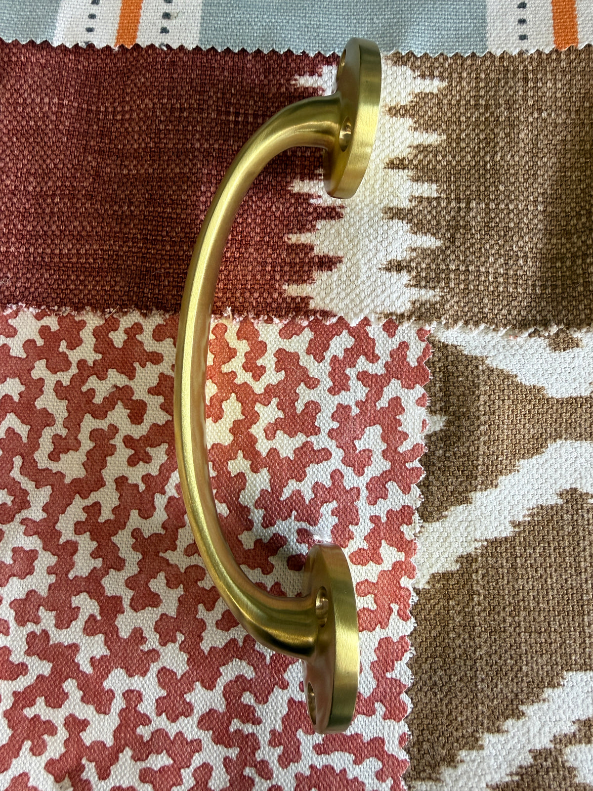 Satin brass bow handle