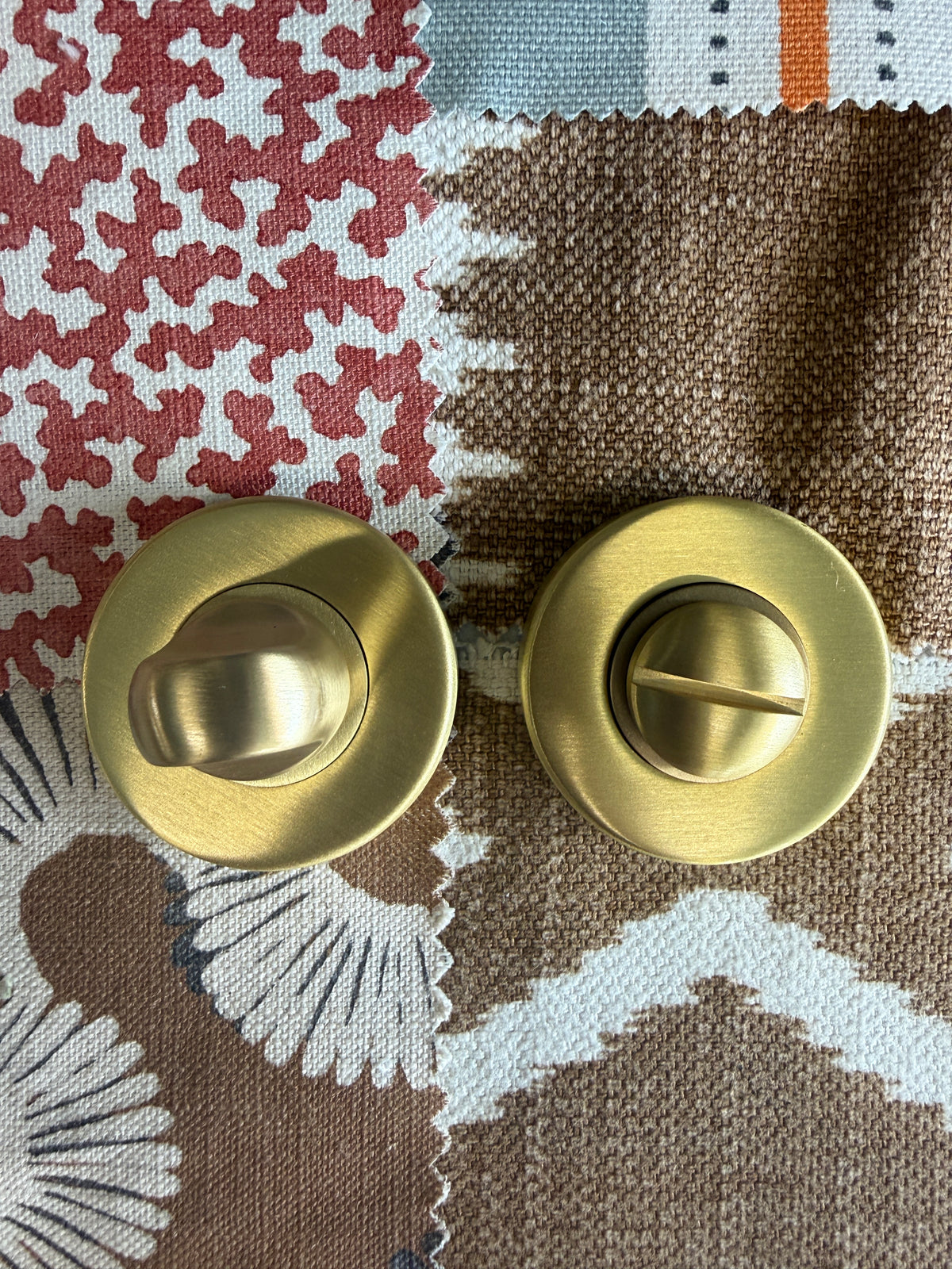 Satin brass bathroom turn and release