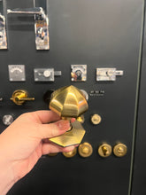 Load image into Gallery viewer, Antique brass faceted centre door knob