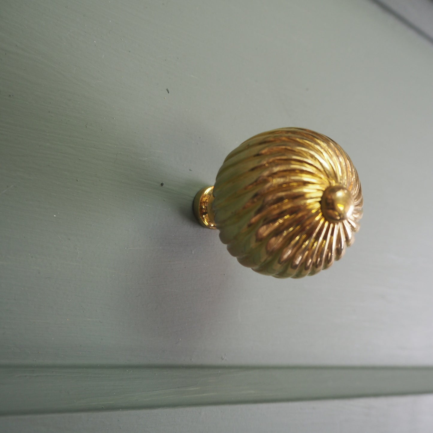 Medium Spiral brass cabinet knob