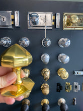 Load image into Gallery viewer, Faceted centre door knob polished brass