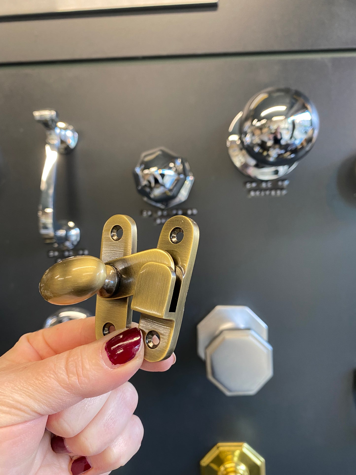 Cabinet hook and plate in antique brass