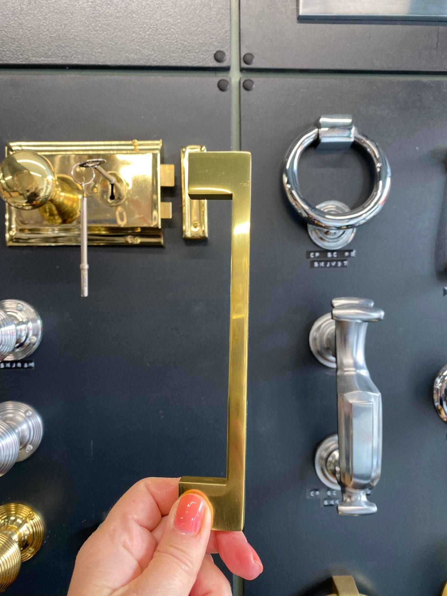 Polished brass metro pull