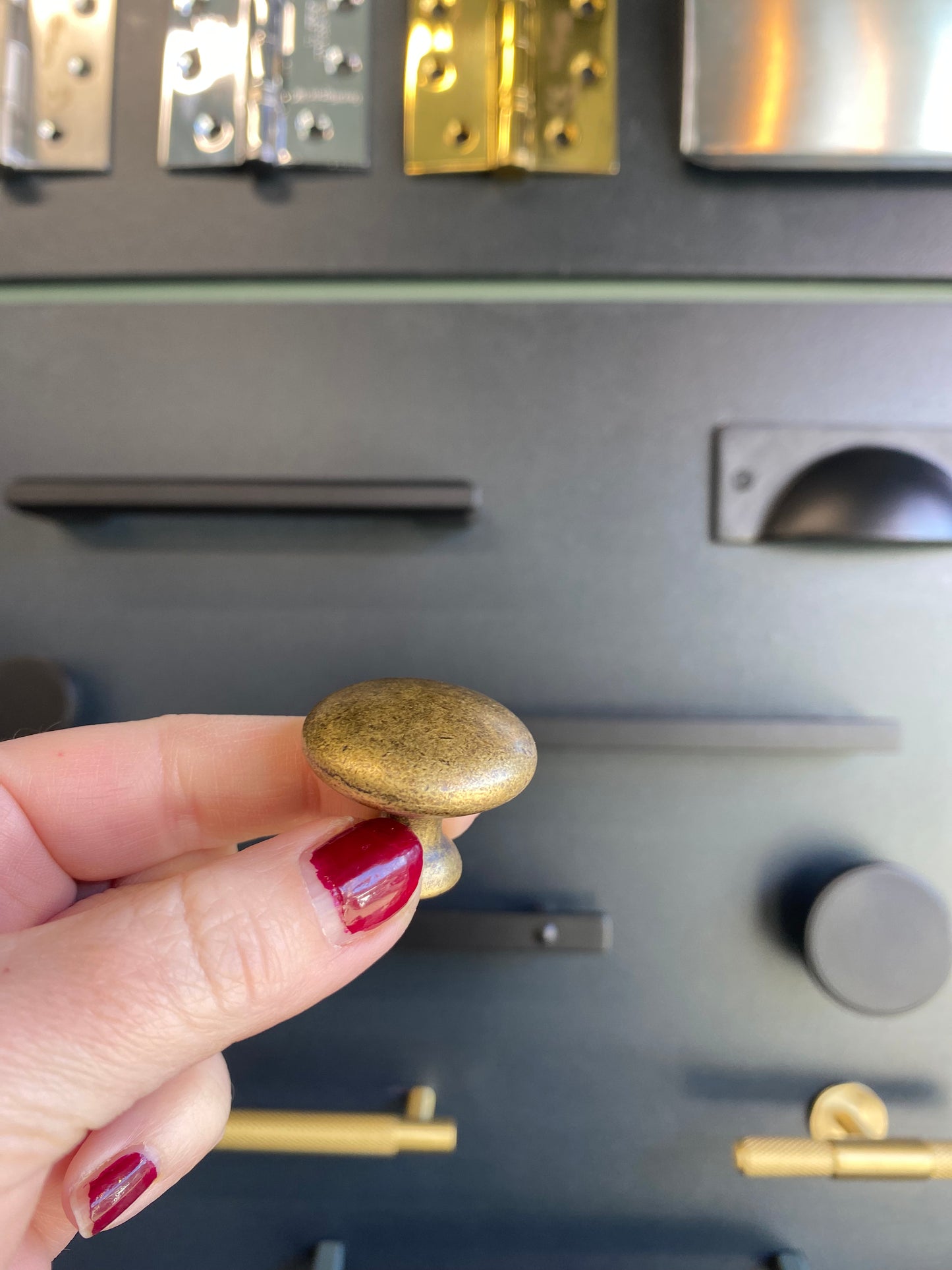 Distressed Brass Classic Round Knob