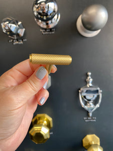 Knurled T-bar Cabinet Knob in Polished Brass
