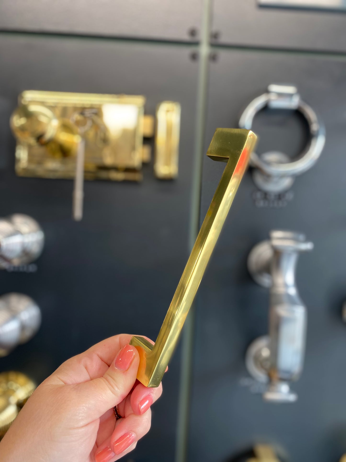 Polished brass metro pull