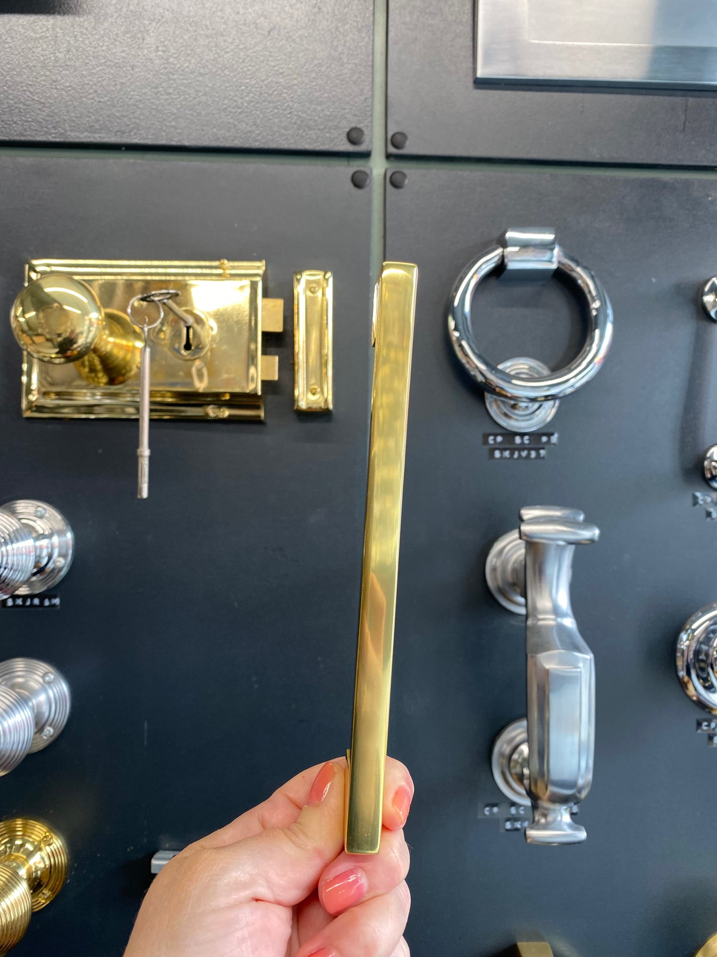 Polished brass metro pull